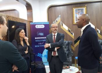 RDC–France : Éléonore Caroit à Kinshasa, visite diplomatique à forte portée politique.
