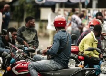 Kinshasa : bras de fer entre les bourgmestres et le ministre provincial des Transports sur les motos-taxis