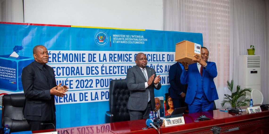 identification de la Population en RDC : la CENI remet son fichier électoral à l’ONIP