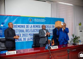 identification de la Population en RDC : la CENI remet son fichier électoral à l’ONIP