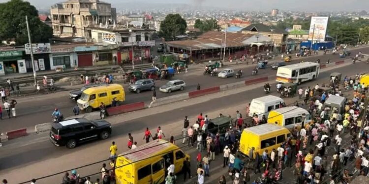 Kinshasa sous tension : quand la grève paralyse la ville et que la rue impose sa loi