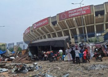 Kinshasa : autour du Stade des Martyrs, la pelleteuse avance, les larmes coulent