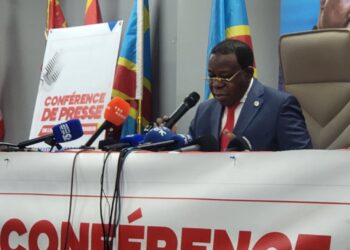 Révision constitutionnelle : Bahati Lukwebo brise le consensus et appelle à la vérité