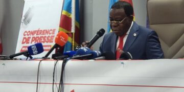 Révision constitutionnelle : Bahati Lukwebo brise le consensus et appelle à la vérité