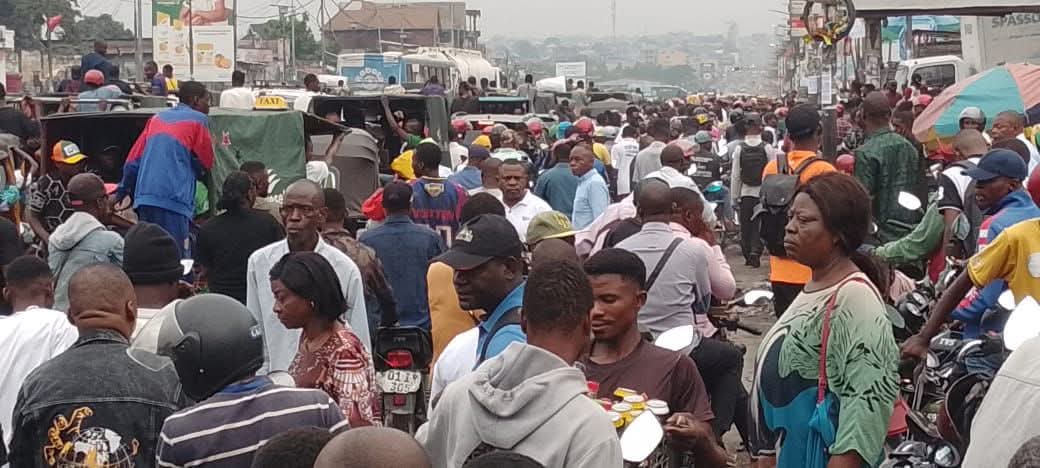 Kinshasa : la grève des chauffeurs résiste au mot d’ordre officiel