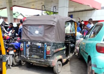 Carburant à Kinshasa : démenti officiel, tensions bien réelles sur le terrain