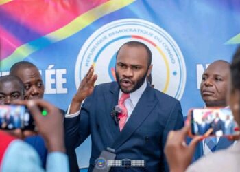 Motion contre Shabani : retrait de façade ou manœuvre politique ? La motion continue de faire trembler l’hémicycle
