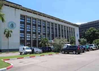 Économie : la Banque centrale retire 189 milliards de francs du marché pour freiner la hausse des prix
