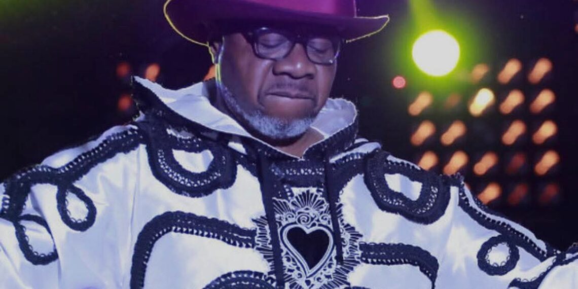 Papa Wemba, dix ans après : l’éternité en costume blanc