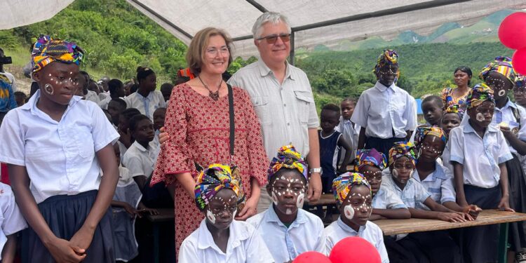 École Source de Vie Allégresse : une clôture portée par l’espoir et la renaissance