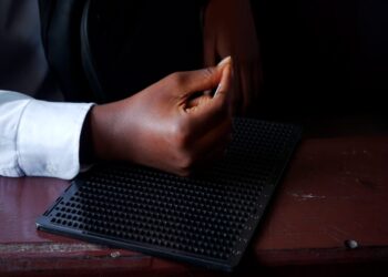 Kinshasa : À l’Institut National pour Aveugles de Mont-Ngafula, Etienna apprend à voir le monde autrement