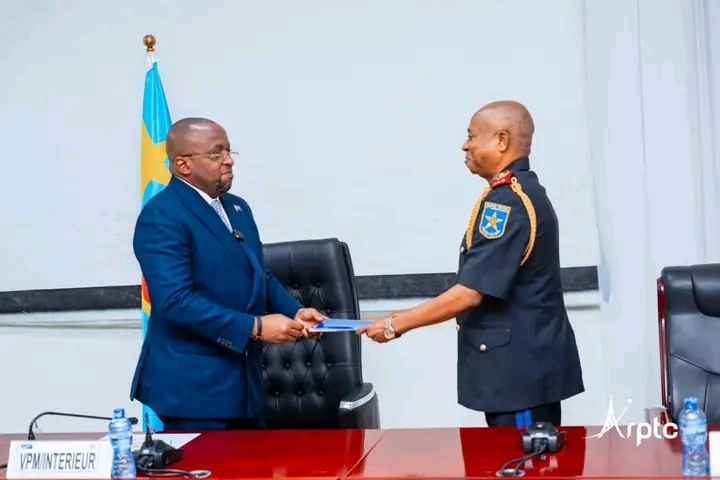 Kinshasa : la sécurité publique retrouve une voix et un numéro.