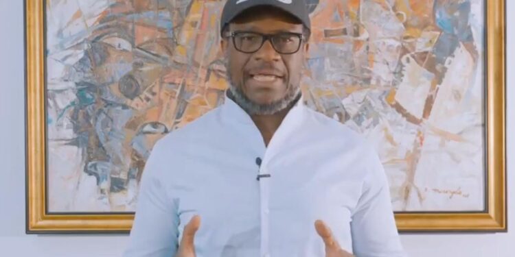 RDC : Delly Sesanga dénonce un « accord obscur » avec Washington sur l’accueil de migrants expulsés