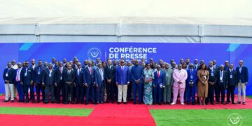 [Analyse] Kinshasa qui suffoque, Fally qui triomphe : Tshisekedi entre urgence sociale et fierté culturelle