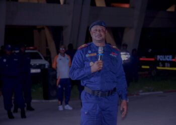 Circulation routière à Kinshasa : le général Israël Kantu sermonne les policiers de roulage