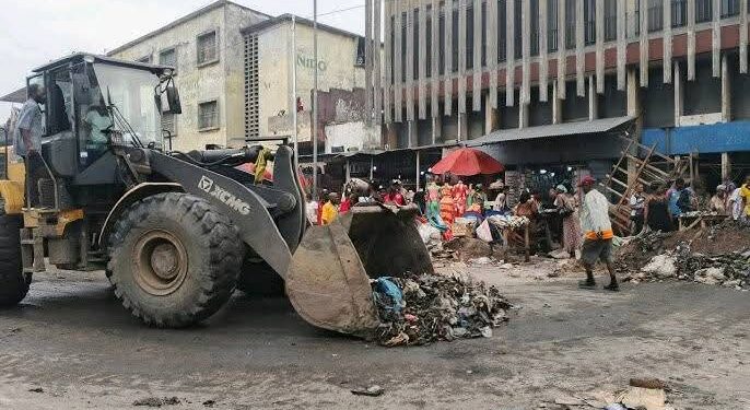 Kinshasa : opération coup de poing au marché Zando, bulldozers et forces de l’ordre en action