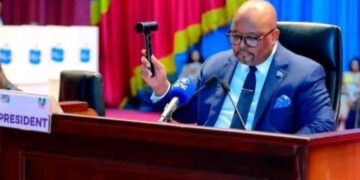 Loi référendaire en RDC : Mayo Mambeke et Mwando s’affrontent sur fond de tensions constitutionnelles