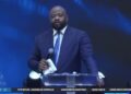 RDC : Moïse Mbiye fustige des rassemblements religieux devenus des « camps de lépreux »