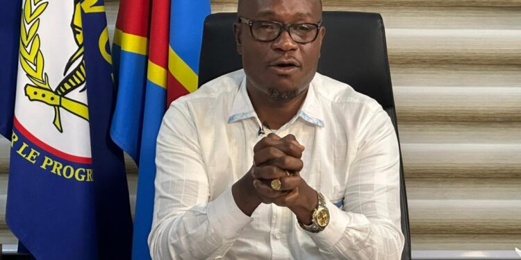 3ème mandat Fatshi : Delly Sesanga dénonce une « dérive antidémocratique » et appelle à la mobilisation de l&rsquo;opposition