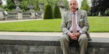 Étienne Davignon s’éteint à 93 ans : disparition d’un homme d’influence au cœur des zones grises de l’histoire belgo-congolaise