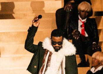 Fally Ipupa entre dans l’Ordre national du Léopard : la consécration d’un parcours d’exception
