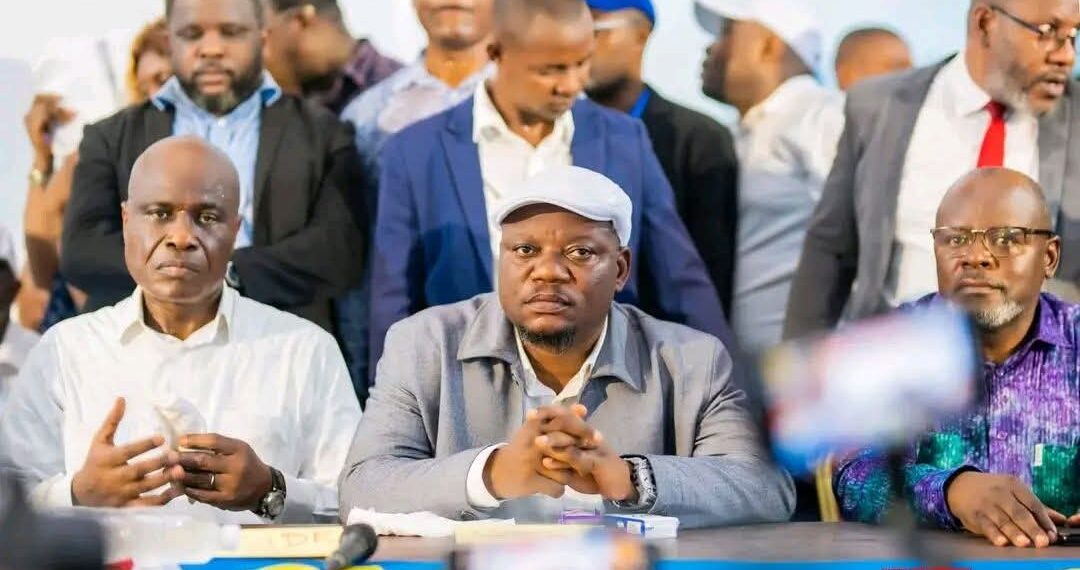 RDC : la coalition C64 temporise et repousse sa plainte contre Félix Tshisekedi pour renforcer son dossier