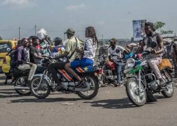 Kinshasa réorganise la circulation : des parkings pour les motocyclistes en préparation