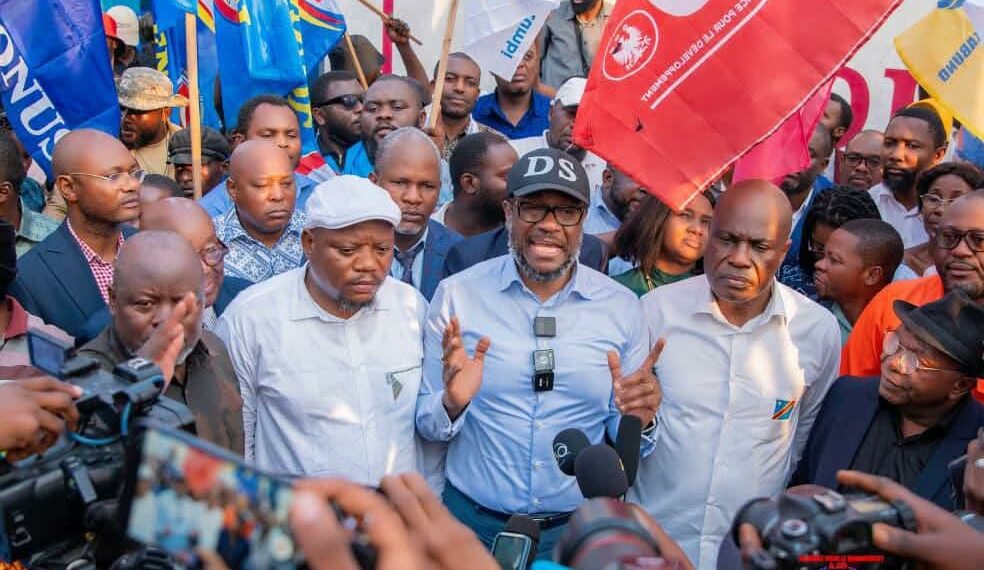Marche de l&rsquo;opposition : le gouvernement promet un encadrement « républicain » de la mobilisation du 22 juillet