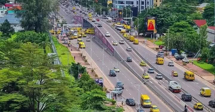 Kinshasa : près de 790 nouveaux engins roulants annoncés pour renforcer le transport urbain