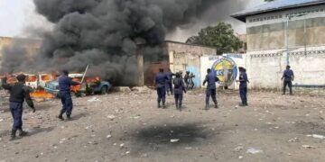 Sécurité à Kinshasa : la Police met fin au recours aux « éclaireurs » lors des opérations