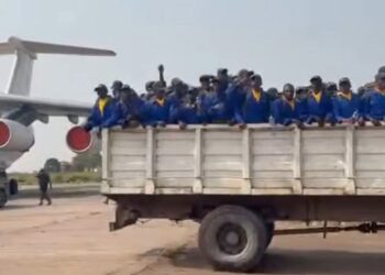 Kinshasa : la Task force présidentielle reçoit un important lot d&rsquo;équipements pour lancer l&rsquo;opération d&rsquo;assainissement