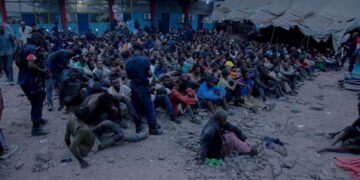 Kinshasa : la PNC frappe fort, 578 personnes interpellées lors d’une opération d’envergure