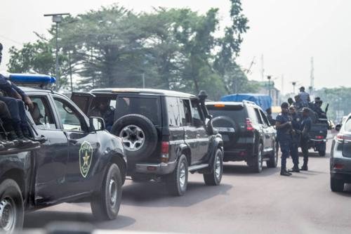 RDC : Kinshasa serre la vis, gyrophares, sirènes et escortes désormais interdits aux civils