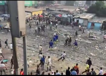 Kinshasa : des Bâtisseurs de la Nation attaqués en pleine mission d’assainissement