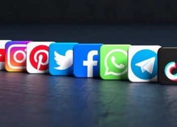 Réseaux sociaux : la justice durcit le ton contre les insultes et les injures