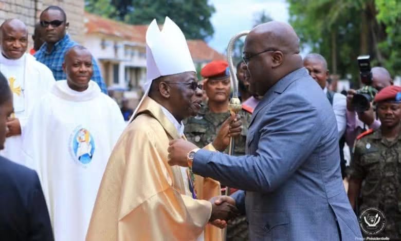 Mbuji-Mayi : Mgr Kasanda transforme l’accueil de Tshisekedi en plaidoyer pour le développement du Grand Kasaï