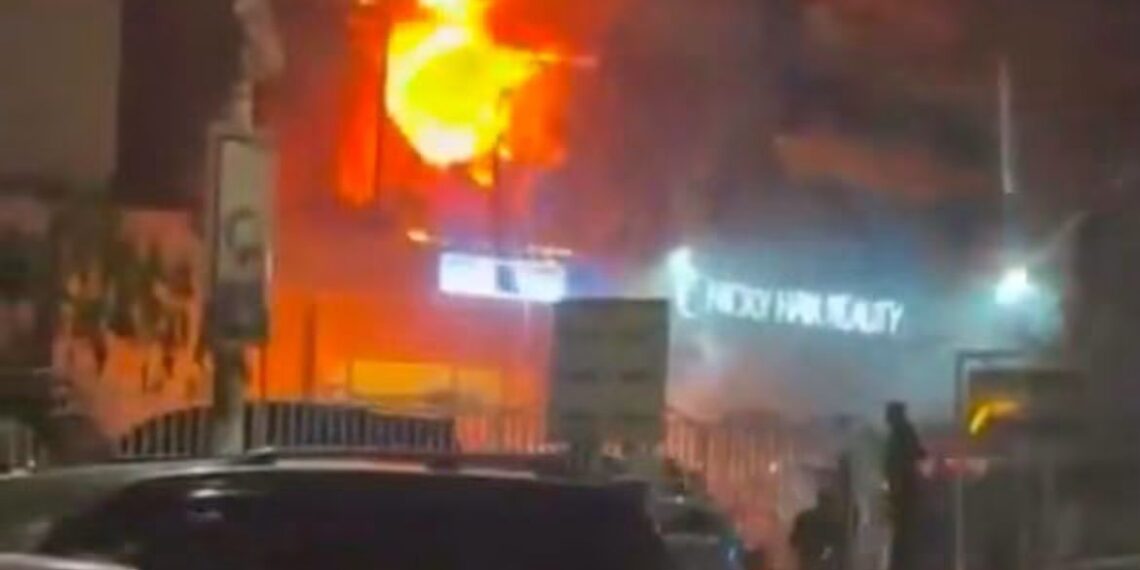 Kinshasa : l’incendie de la salle de fête Panacée a fait 20 morts, le bilan encore provisoire