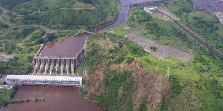 Électricité en RDC : pourquoi Kinshasa vit-elle au rythme des coupures ?