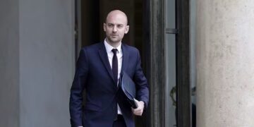 RDC : Jean-Noël Barrot à Bunia, une visite entre diplomatie, humanitaire et riposte contre Ebola