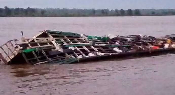 Kinshasa : une barge du Global Express coule, des passagers portés disparus