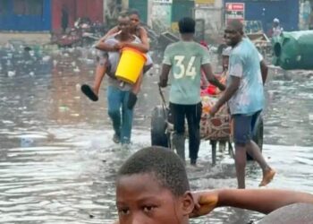 Kinshasa sous les eaux : de Limete à Mombele, le spectre des inondations ressurgit