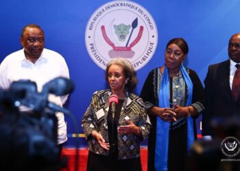 RDC : Félix Tshisekedi échange avec les facilitateurs de l’Union africaine sur la paix dans les Grands Lacs