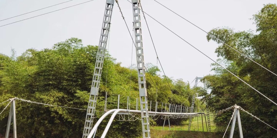 Carburant à Kinshasa : Suminwa mise sur un pipeline et rappelle les transporteurs à l’ordre