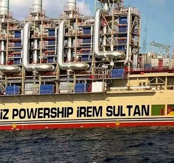 Électricité en RDC : à Istanbul, Teddy Lwamba inspecte une centrale flottante toujours attendue à Matadi