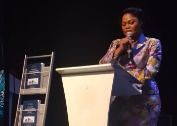 RDC : Arly Ntumba Tshiela publie un ouvrage de référence sur la commande publique